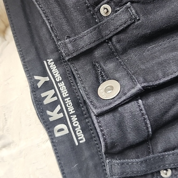 DKNY High Rise Skinny Jeans with Knee Holes - Picture 4 of 7